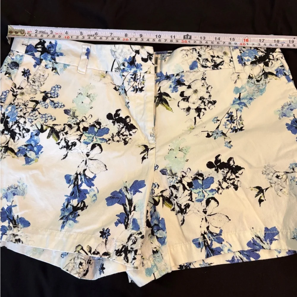 LOFT White Floral Print Shorts with Blue Accents - Picture 5 of 9
